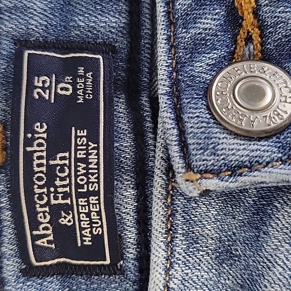 Abercrombie & Fitch Harper Low Rise Super Skinny Distressed Floral detail Size 0 - Picture 14 of 16